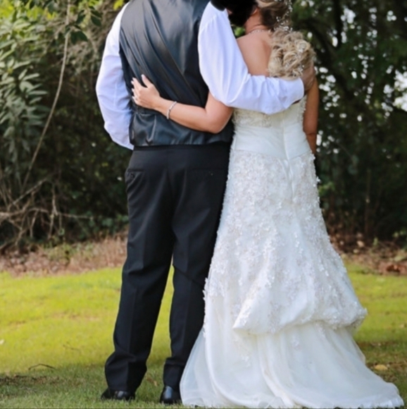 MORI LEE BRIDAL WEDDING DRESS BY MADELINE GARDNER #1953 - Size 6 - Picture 6 of 8